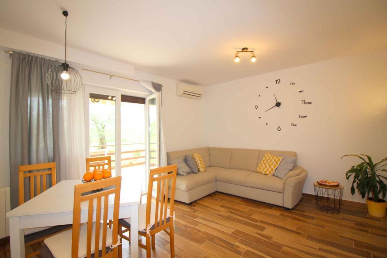 Apartments In Porec/Istrien 9923 Bagian luar foto