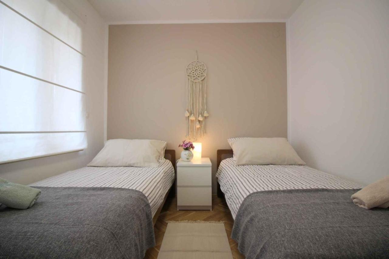 Apartments In Porec/Istrien 9923 Bagian luar foto