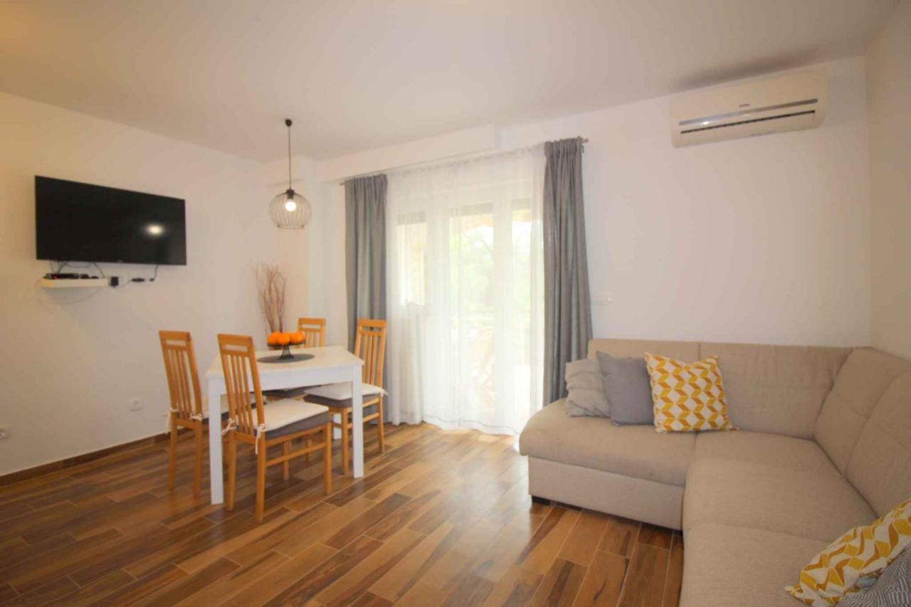 Apartments In Porec/Istrien 9923 Bagian luar foto
