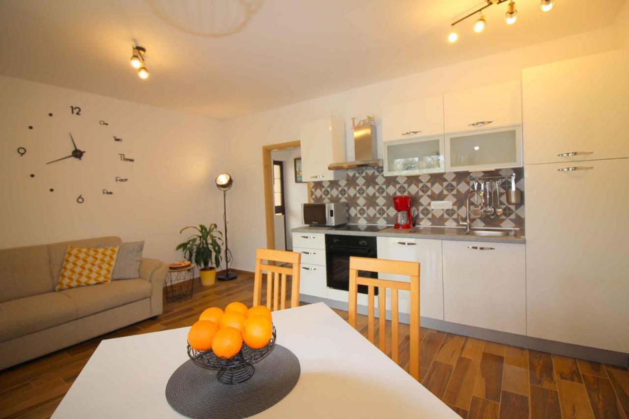 Apartments In Porec/Istrien 9923 Bagian luar foto