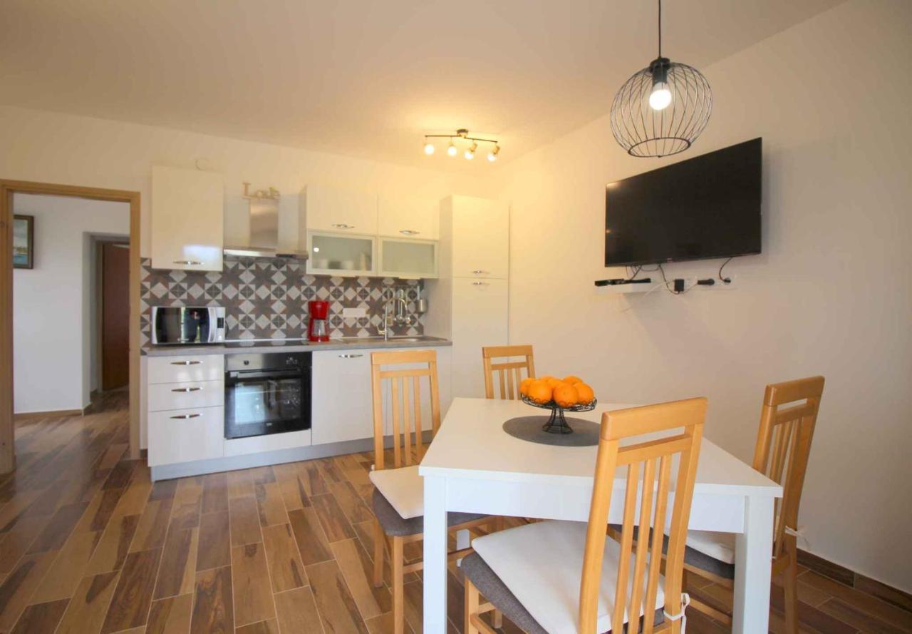 Apartments In Porec/Istrien 9923 Bagian luar foto